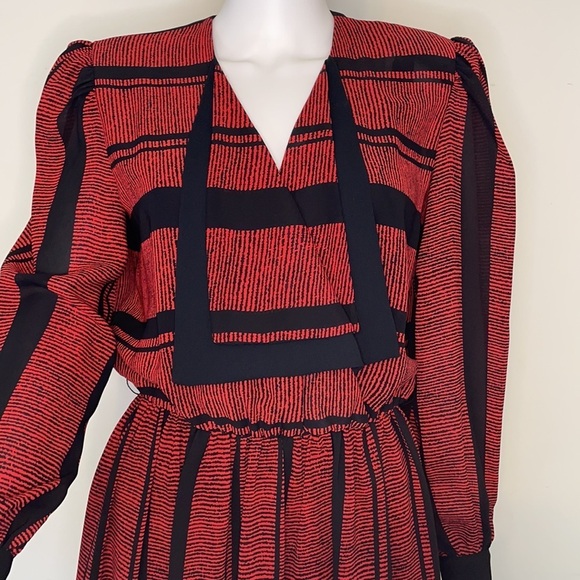 Vintage Pedestal Midi Dress - Picture 2 of 14